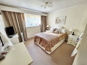 Bedroom- click for photo gallery